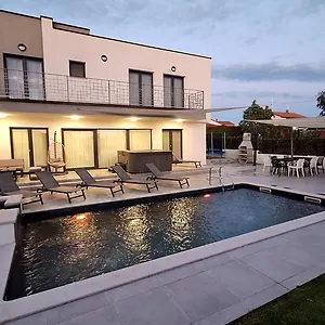 Piante - Pool, Whirlpool , Antonci (Porec) Kroatien